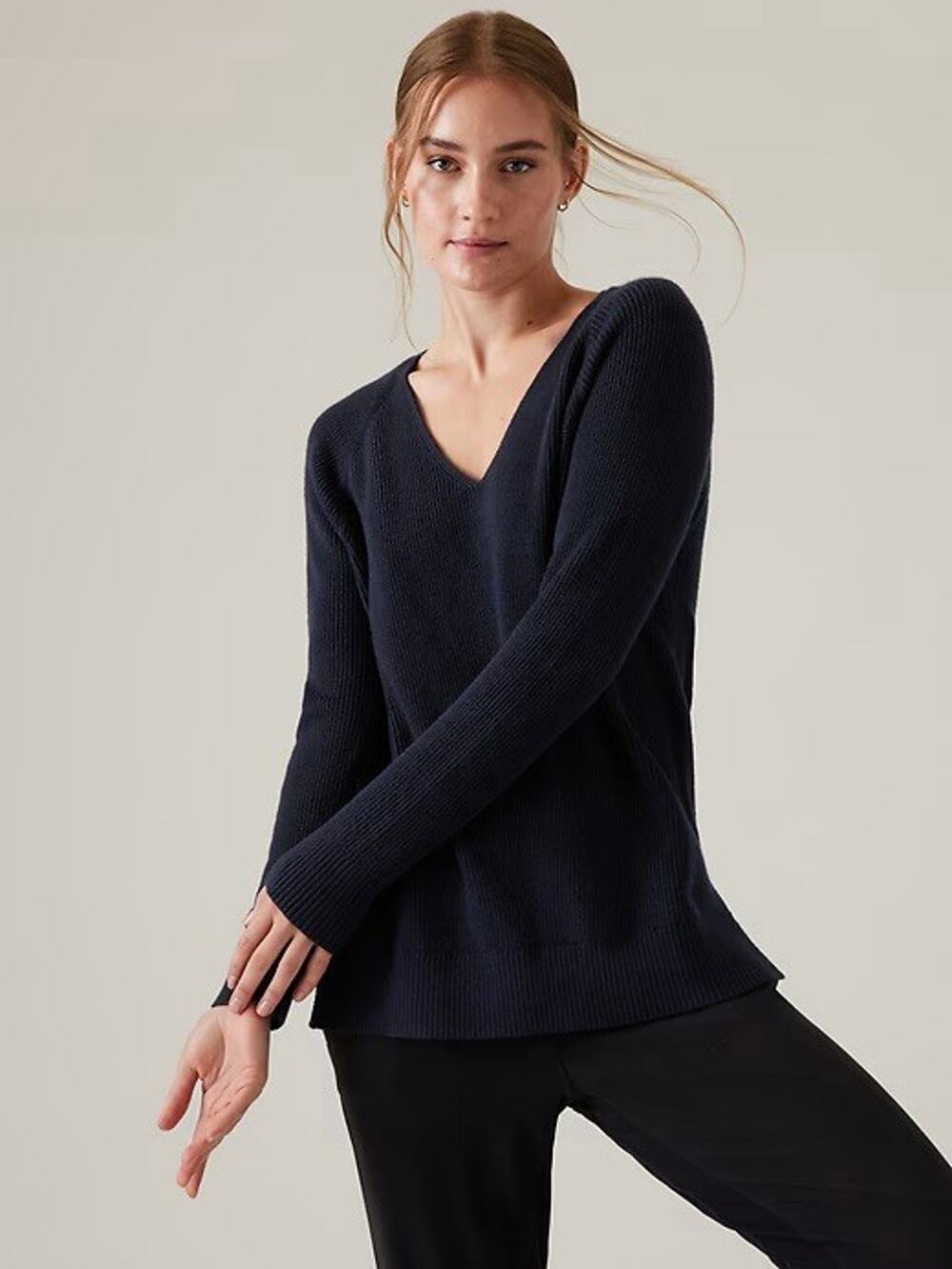 Athleta Women's Sz M Hanover Refined V Neck Sweater Merino Wool Blend Black